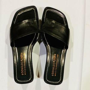 Wedge 2” Platform Size 8
Excellent BARELY USED 
Smoke free & pet friendly home.